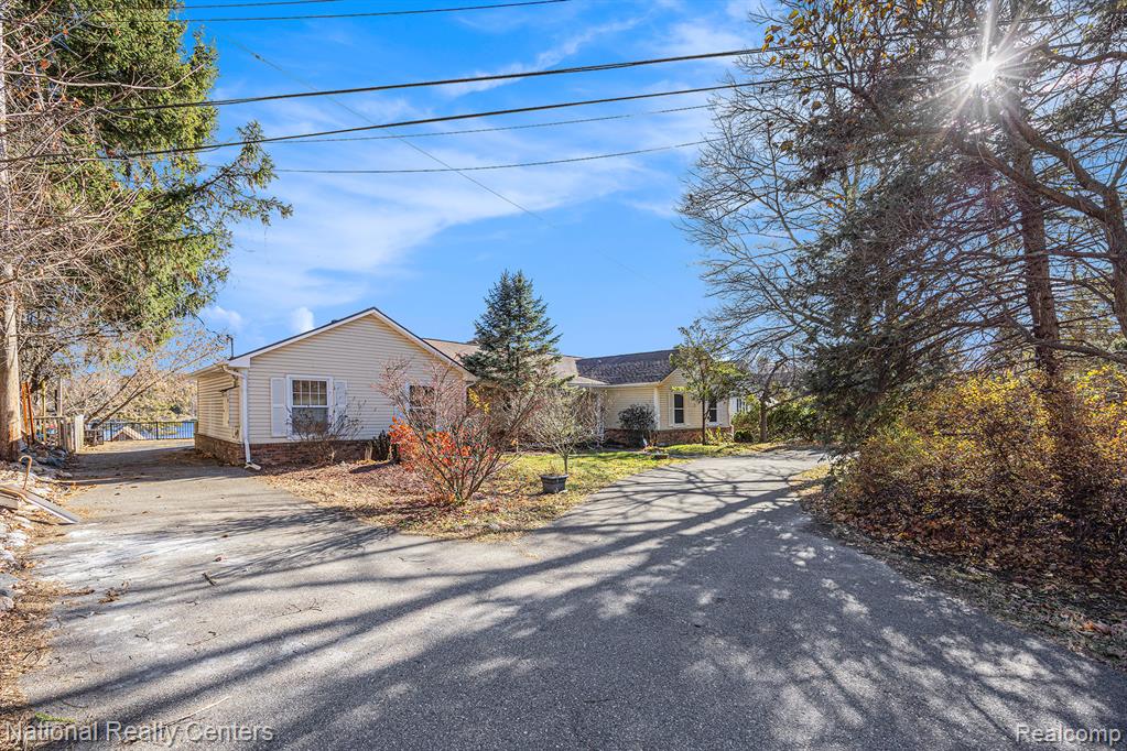 9494 Sashabaw Road, Clarkston, MI 48348 — Photo 3
