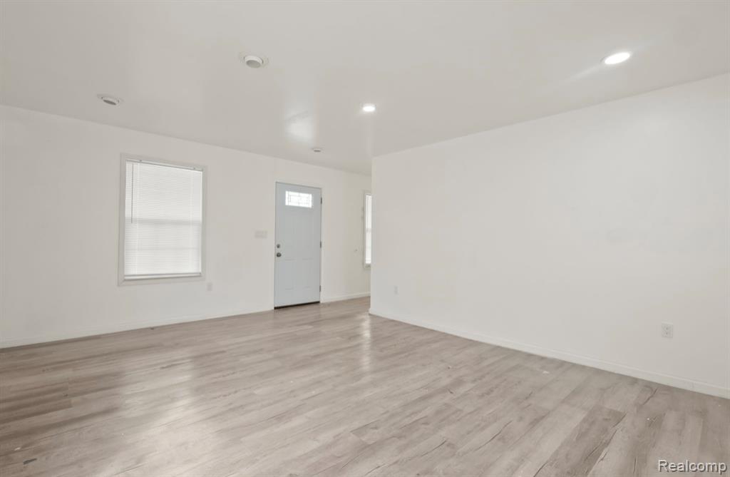 4688 French Road, Detroit, MI 48214 — Photo 6