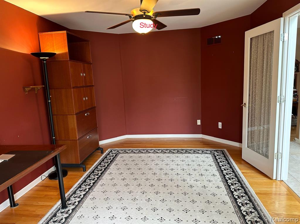 48701 LAFAYETTE Drive, Macomb, MI 48044 — Photo 31