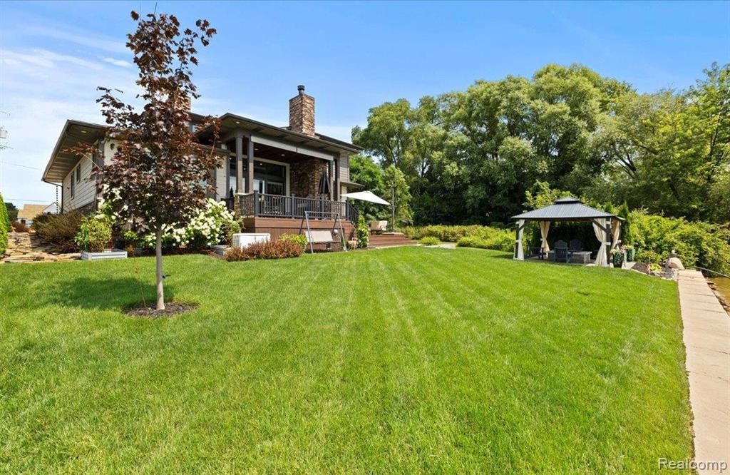8184 Woodland Shore Drive, Brighton, MI 48114 — Photo 14