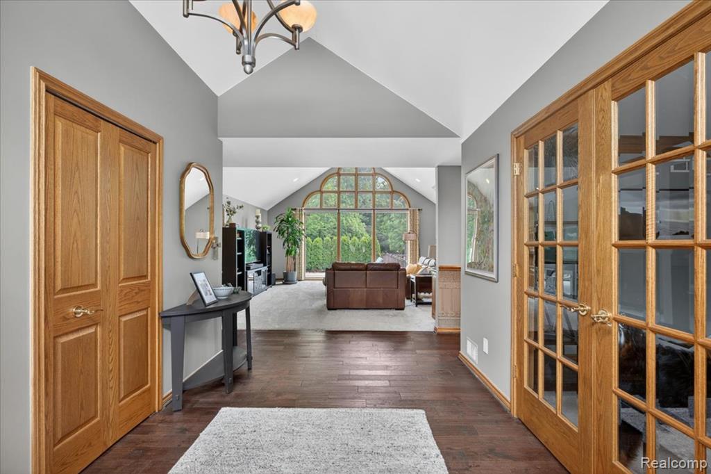 18974 Riverway Court, Clinton Twp, MI 48038 — Photo 10