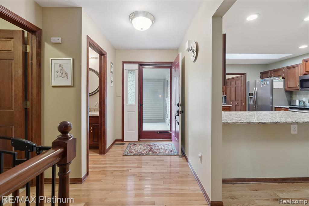 1025 Pinewood Court, Brighton, MI 48116 — Photo 3