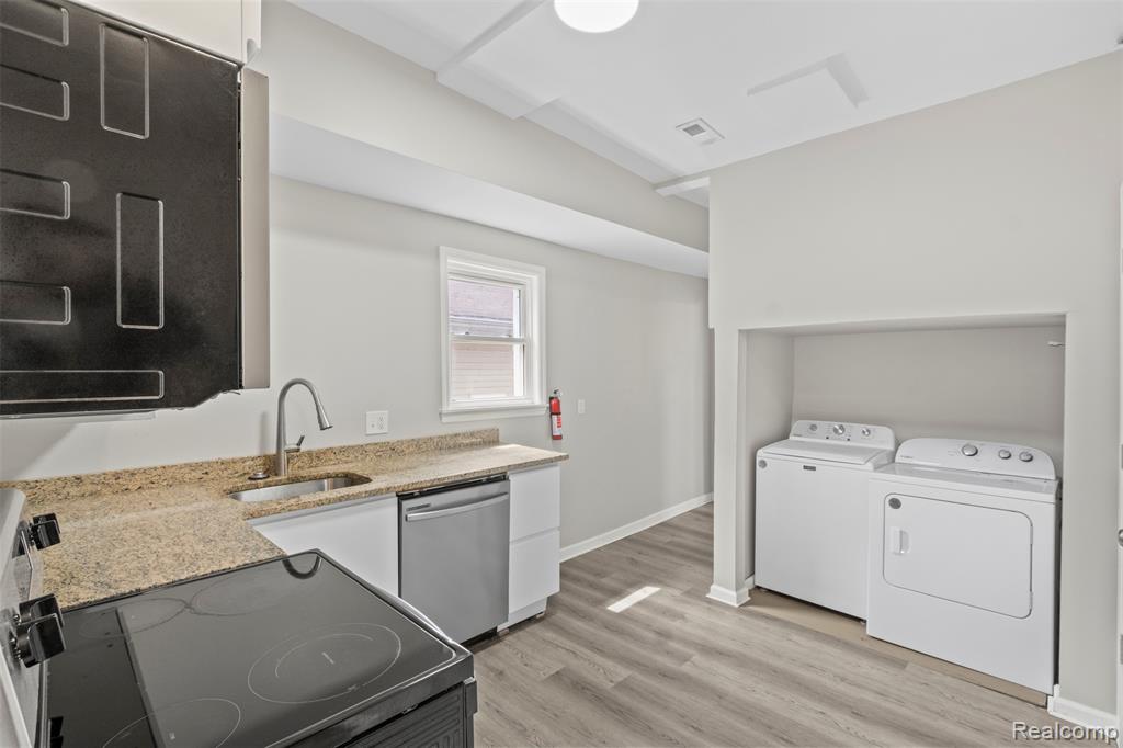 558 Marston Street, Detroit, MI 48202 — Photo 14