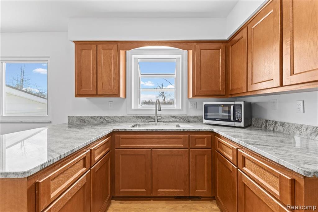 566 Eastridge Drive, Ortonville, MI 48462 — Photo 4