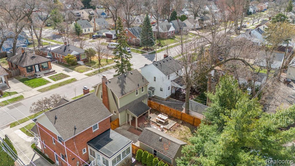 915 FARMDALE Street, Ferndale, MI 48220 — Photo 24