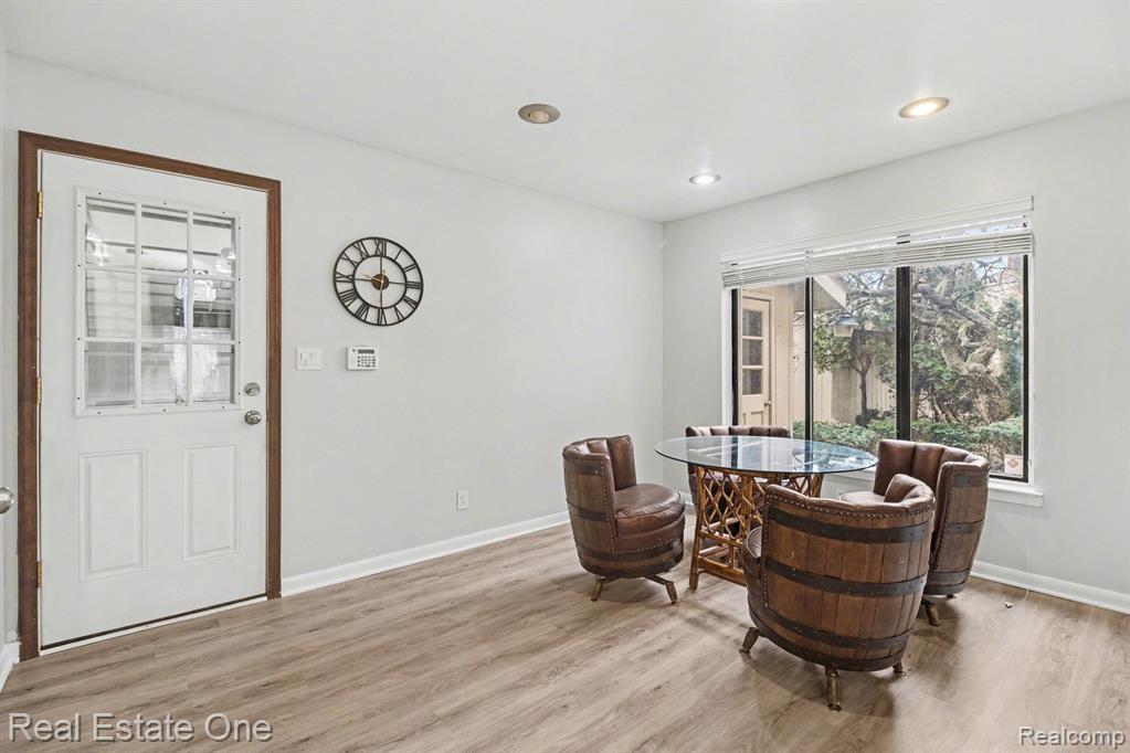 7329 Creek View Circle, West Bloomfield, MI — Photo 15