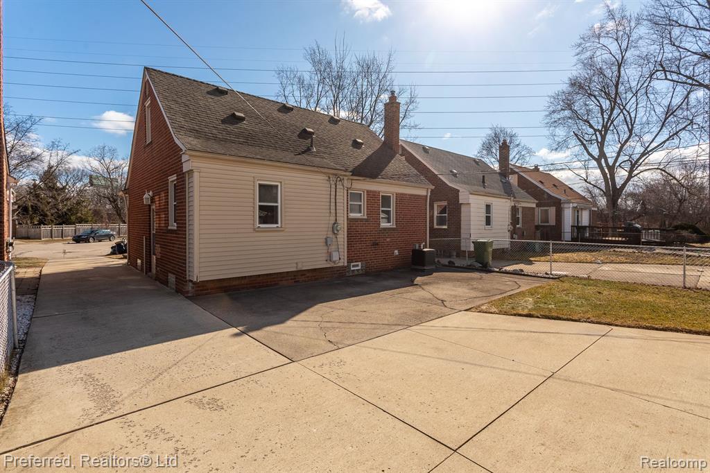 9980 HUBERT Avenue, Allen Park, MI 48101 — Photo 31