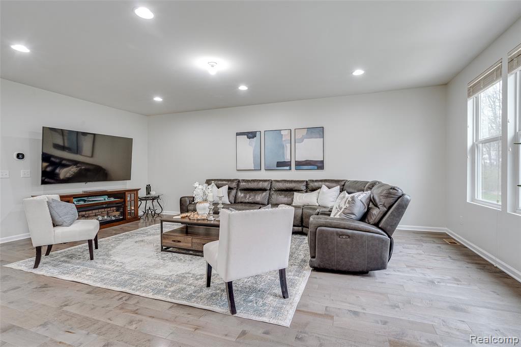 30065 Braeburn Street, New Hudson, MI 48165 — Photo 11