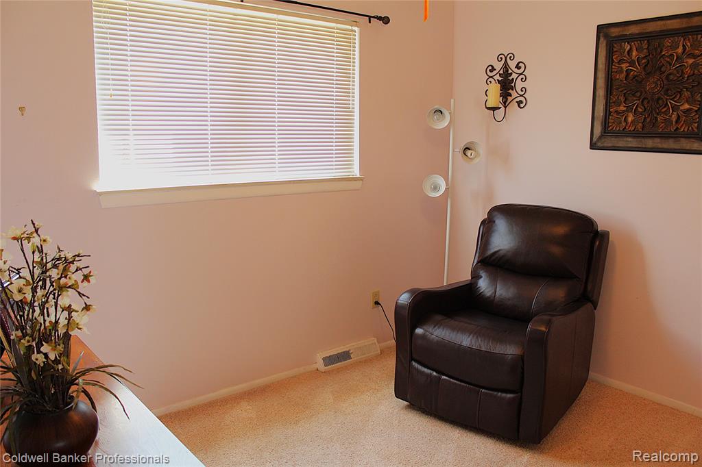 6564 Colonial Street, Dearborn Heights, MI 48127 — Photo 10