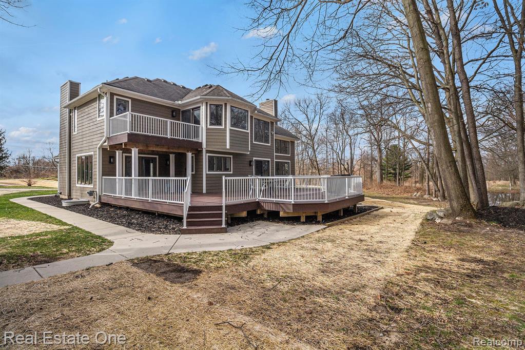 8155 Sheraton Park Drive, Fenton, MI 48430 — Photo 7