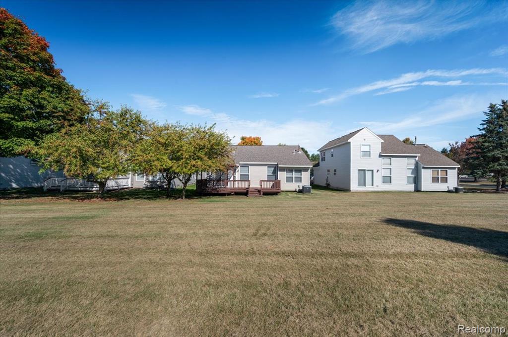 913 Rikki Ann Court, Wixom, MI 48393 — Photo 26