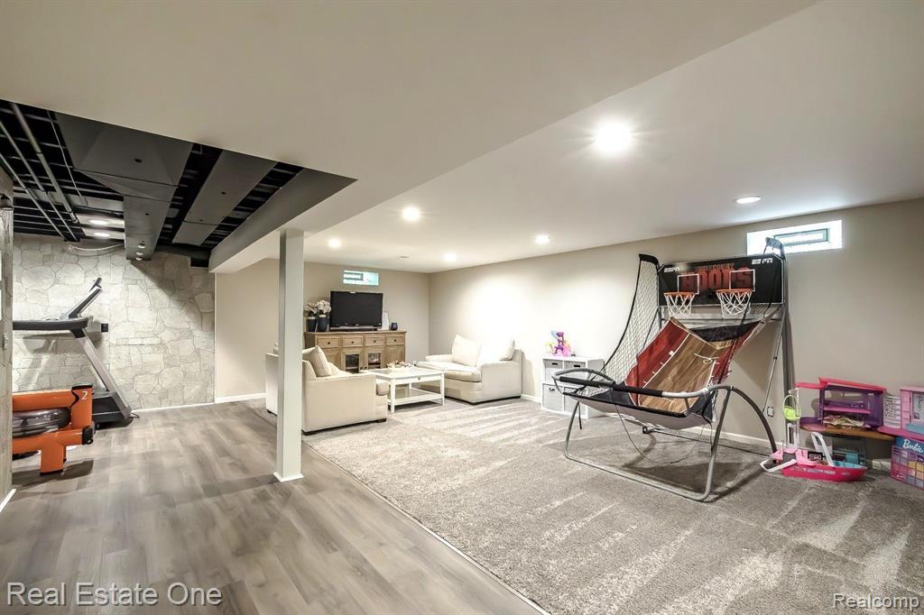74 Eagle Ridge Road, Lake Orion, MI — Photo 32