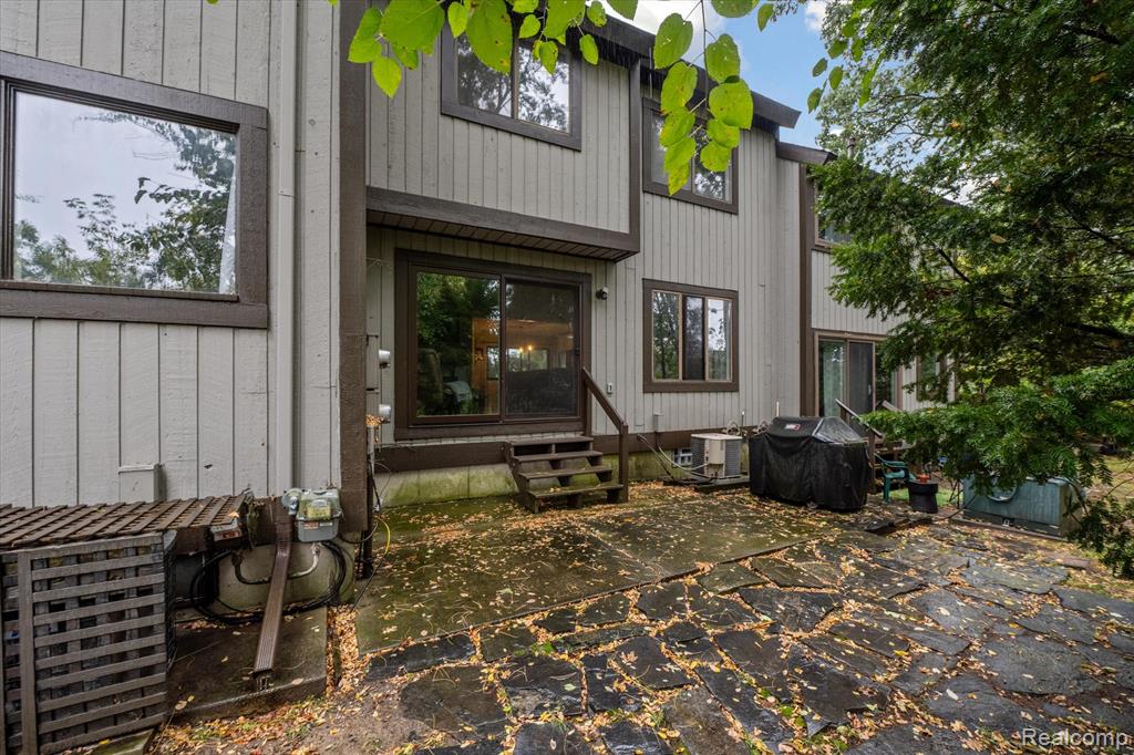 566 Foxboro Square, Brighton, MI 48116 — Photo 28