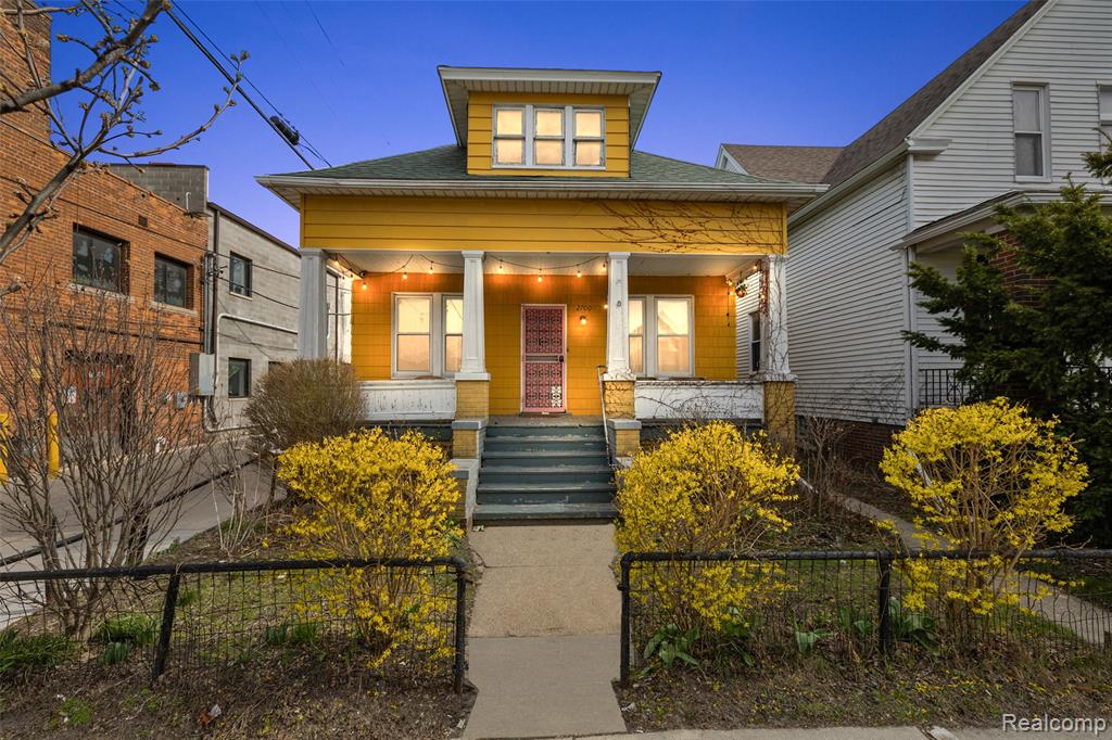 2700 Holmes Street, Hamtramck, MI 48212 — front exterior
