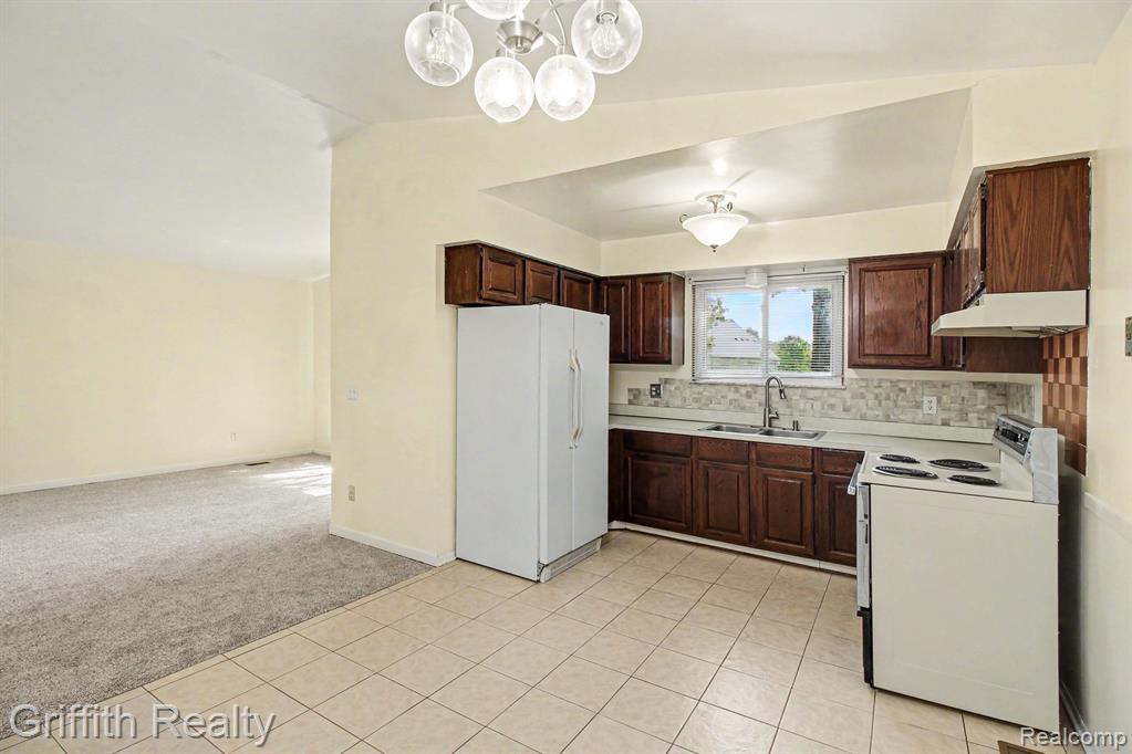 5096 Walker Drive, Brighton, MI 48114 — Photo 8