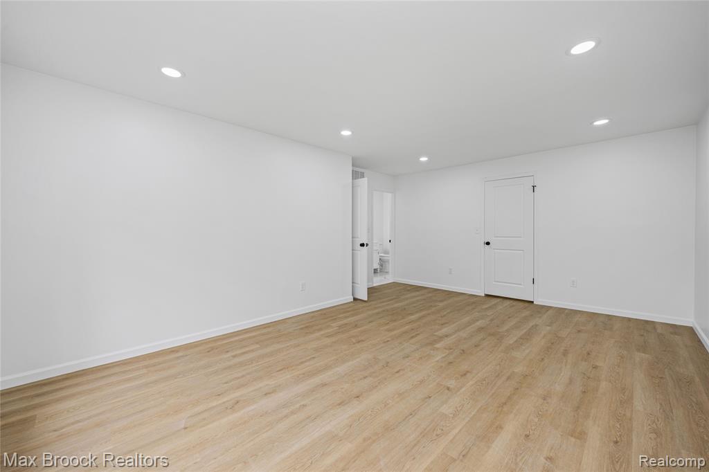 7443 Brynmawr Court, West Bloomfield, MI — Photo 33