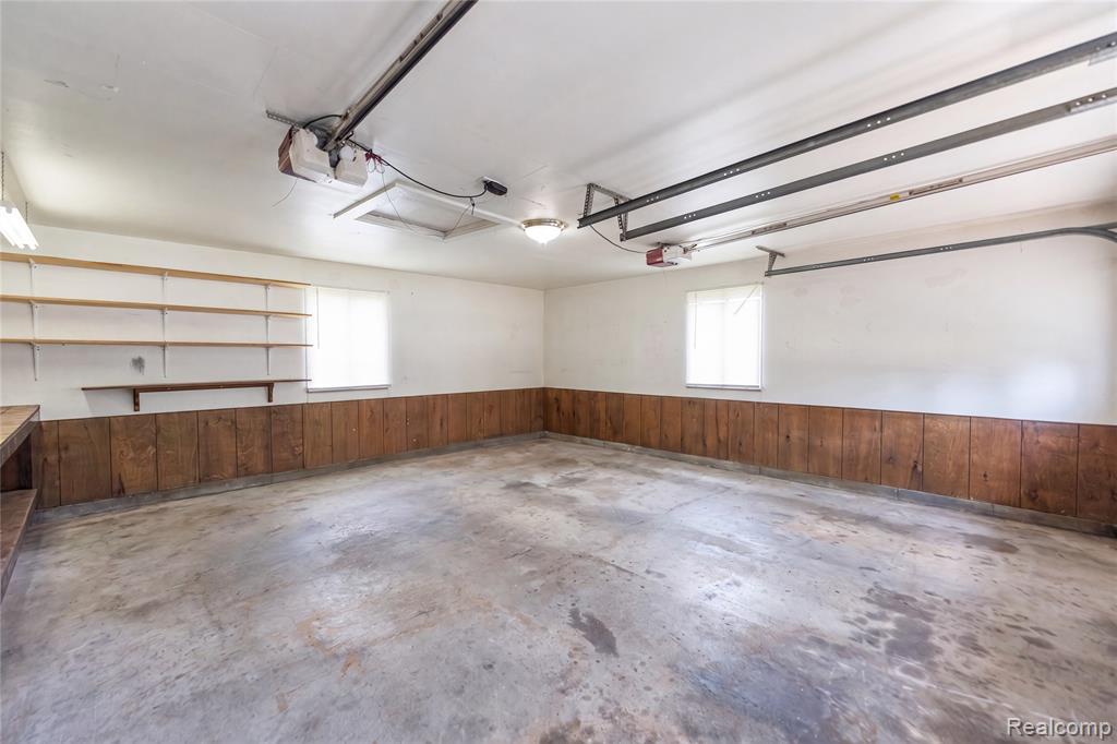 2354 Grove Park Road, Fenton, MI 48430 — Photo 32