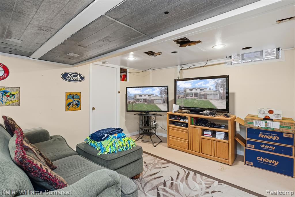 447 Antoinette Drive, Rochester Hills, MI 48309 — Photo 59