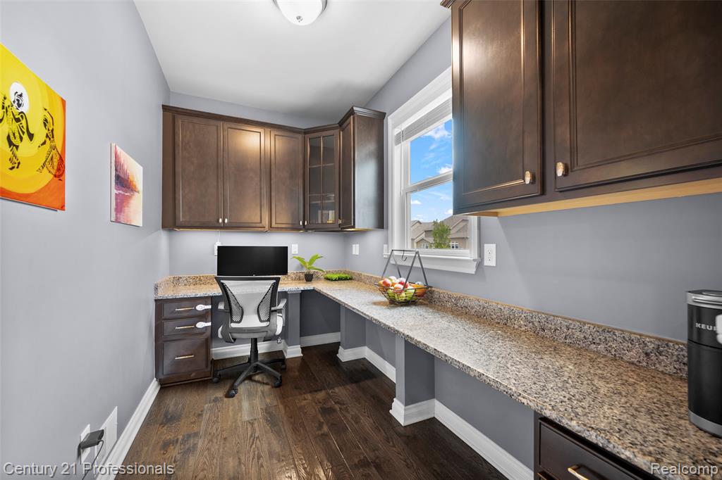 2083 Findley Circle, Lake Orion, MI — Photo 18
