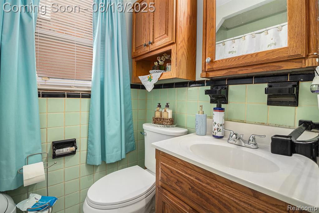 9574 Burt Road, Detroit, MI 48228 — Photo 10