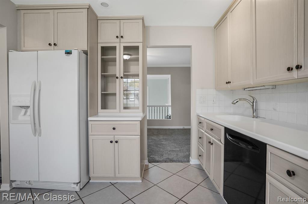 19580 CRYSTAL LAKE Drive, Northville, MI 48167 — Photo 10