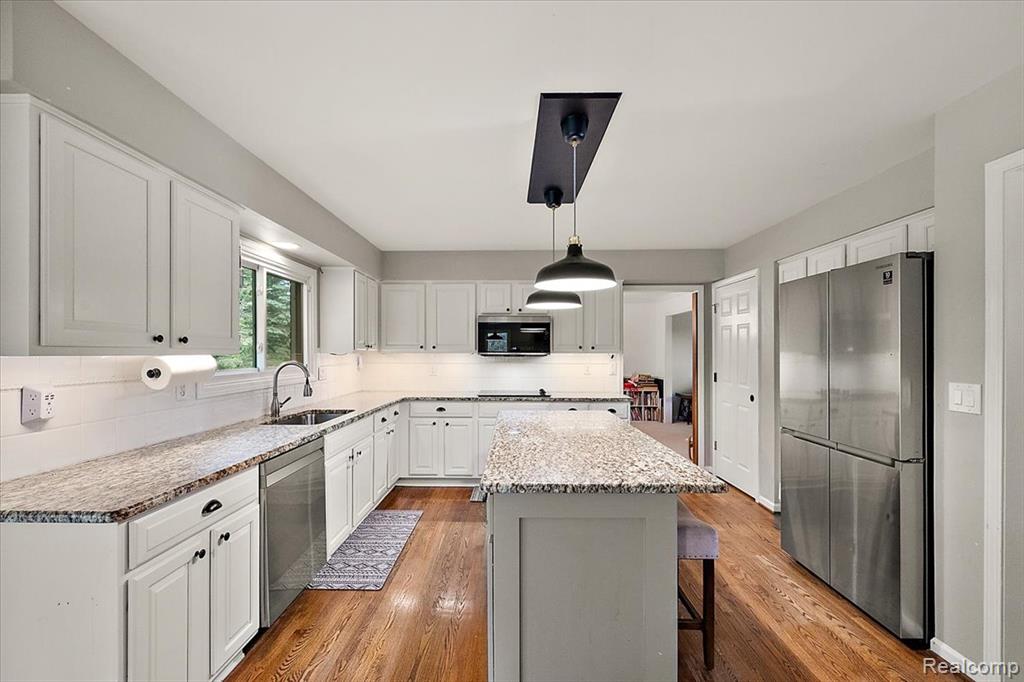 4193 Oak Tree Circle, Rochester, MI 48306 — Photo 18