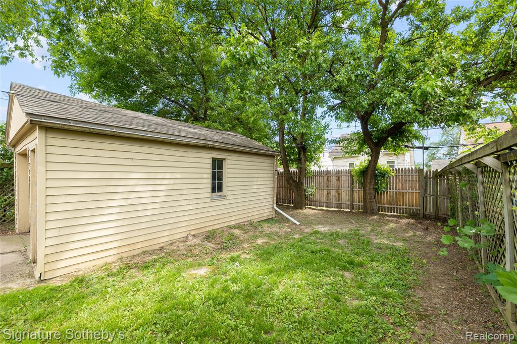 674 E Webster Street, Ferndale, MI 48220 — Photo 25
