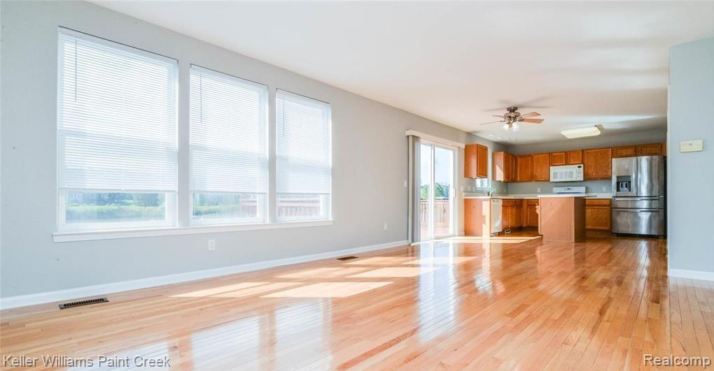 401 Deer Path Trail, Waterford, MI 48327 — Photo 6