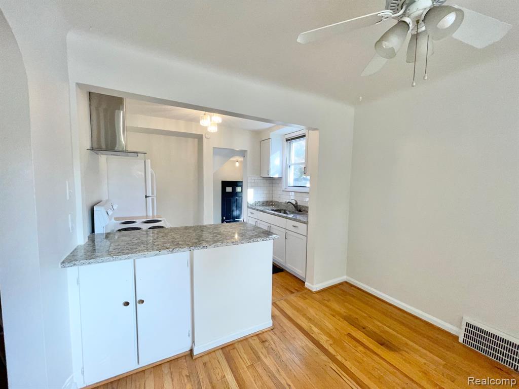 814 N Gainsborough Avenue, Royal Oak, MI 48067 — Photo 20