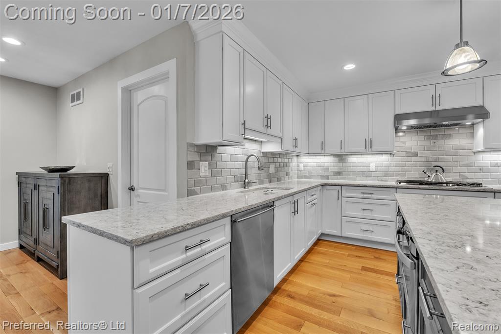 13684 Eaton Drive, Plymouth, MI 48170 — Photo 30