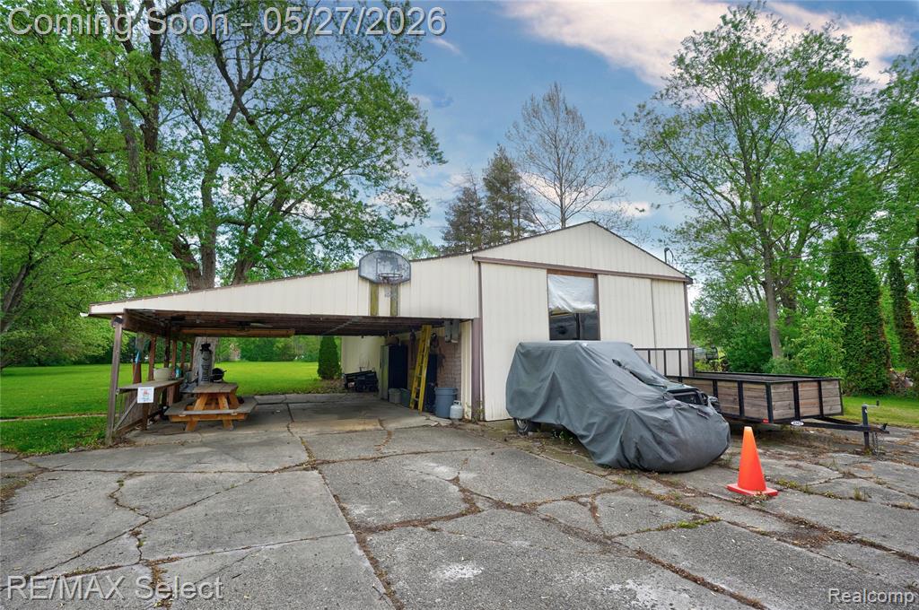 6361 Fenton Road, Grand Blanc, MI 48507 — Photo 2