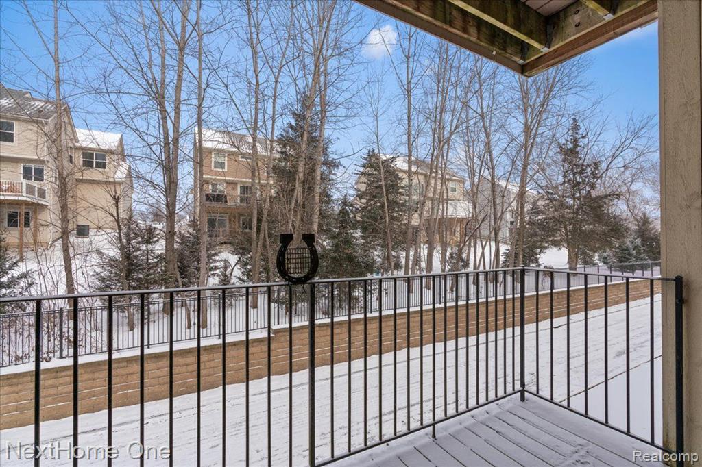 609 VILLAGE Lane, Milford, MI 48381 — Photo 17