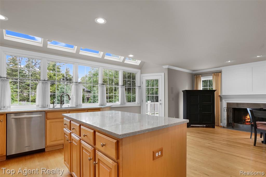 6369 Peach Tree Court, Rochester Hills, MI 48306 — Photo 19