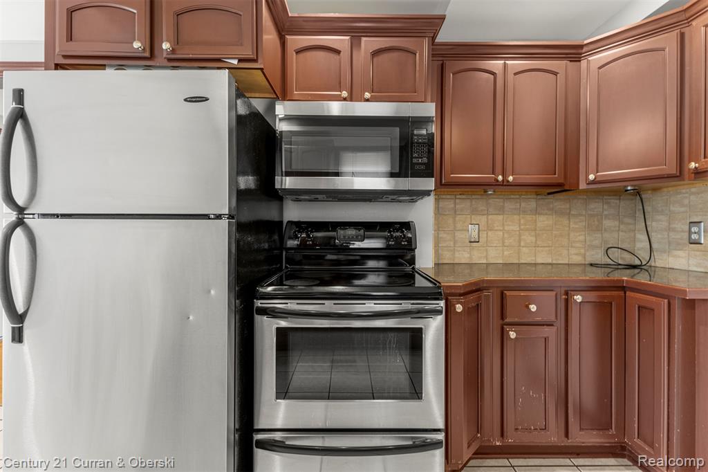 9299 Becker Avenue, Allen Park, MI 48101 — Photo 17