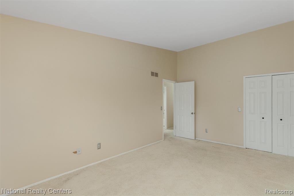 22353 PEACHTREE, Novi, MI — Photo 18