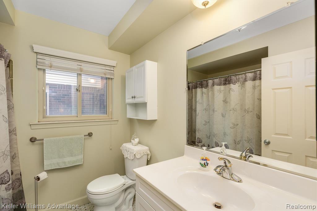 44284 SUFFOLK, Canton, MI 48187 — Photo 21