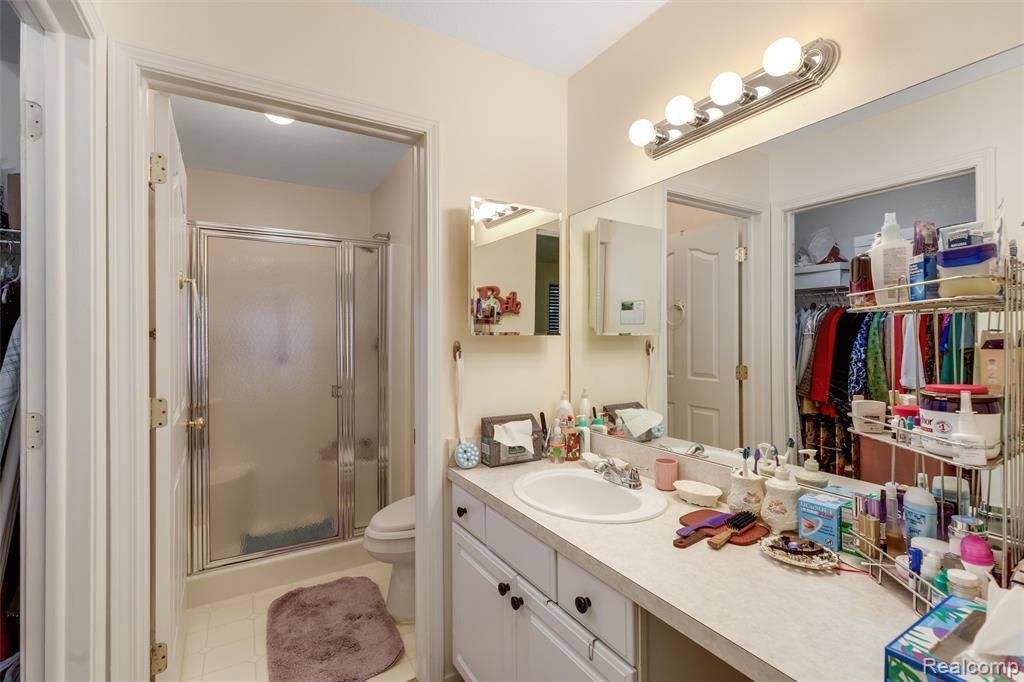 405 Ravencrest Lane, Westland, MI — Photo 10
