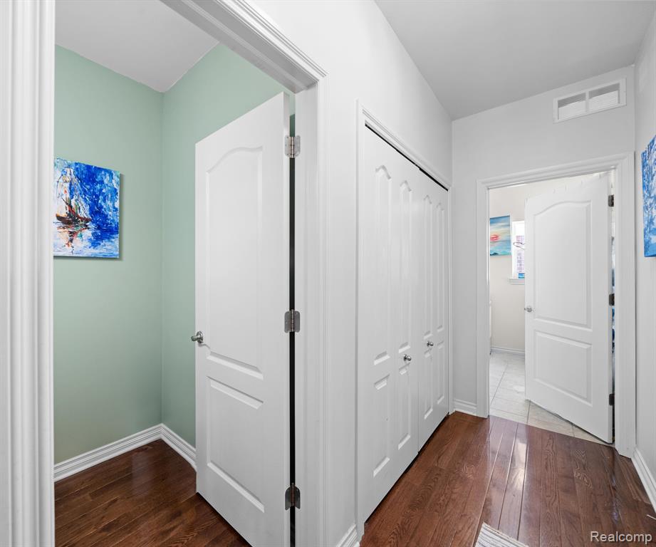 43442 CHERRYWOOD Lane, Canton, MI 48188 — Photo 12