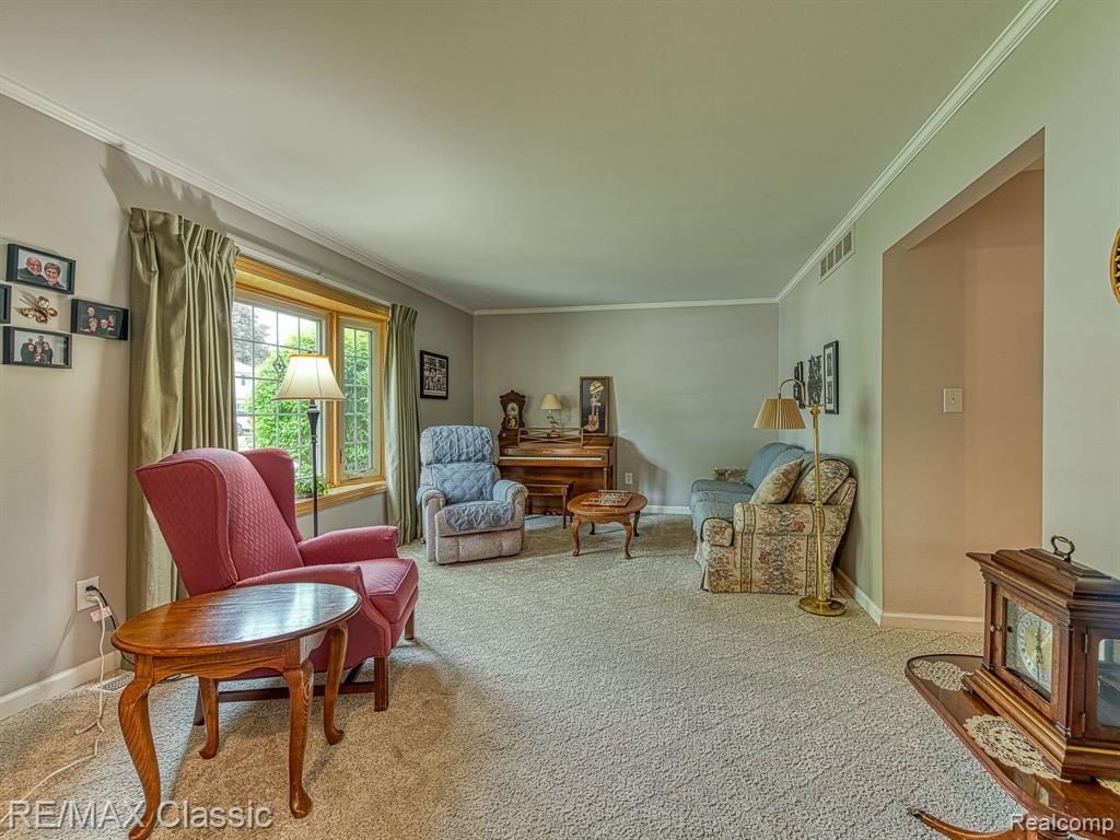 8866 MANTON Avenue, Plymouth, MI 48170 — Photo 17