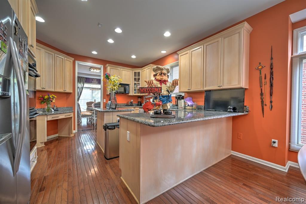 5591 Pembrooke Crossing, West Bloomfield, MI — Photo 19