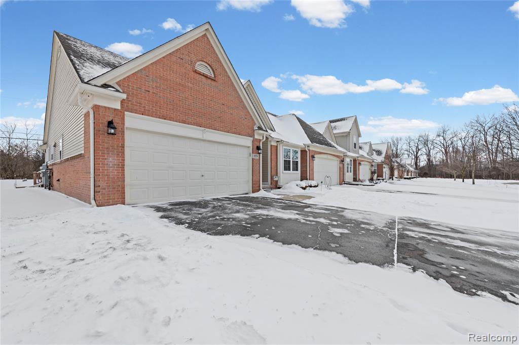 5579 Elmhurst Drive, 167, Trenton, MI 48183 — Photo 4