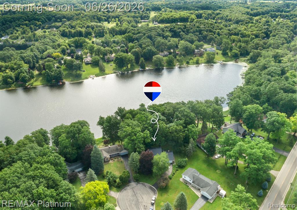 9460 Deer Park Court, Fenton, MI 48430 — Photo 4