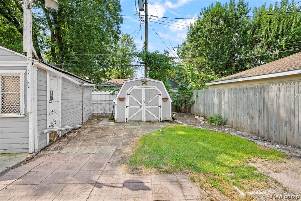 6826 Republic Avenue, Warren, MI 48091 — Photo 5