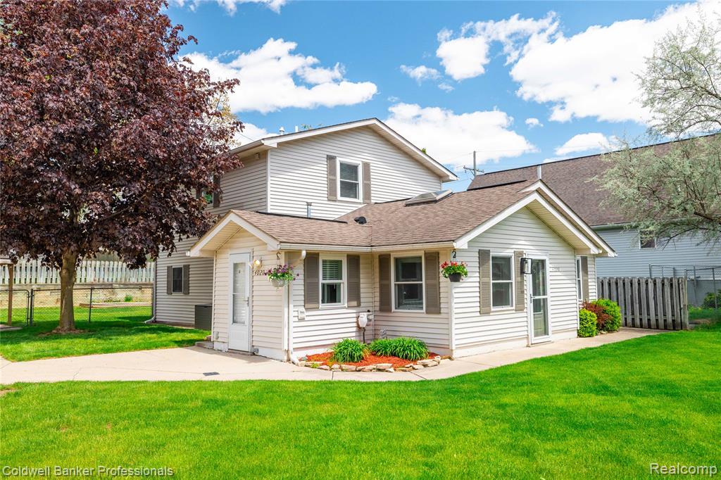 4020 Totem Lane, Waterford, MI 48328 — Photo 2