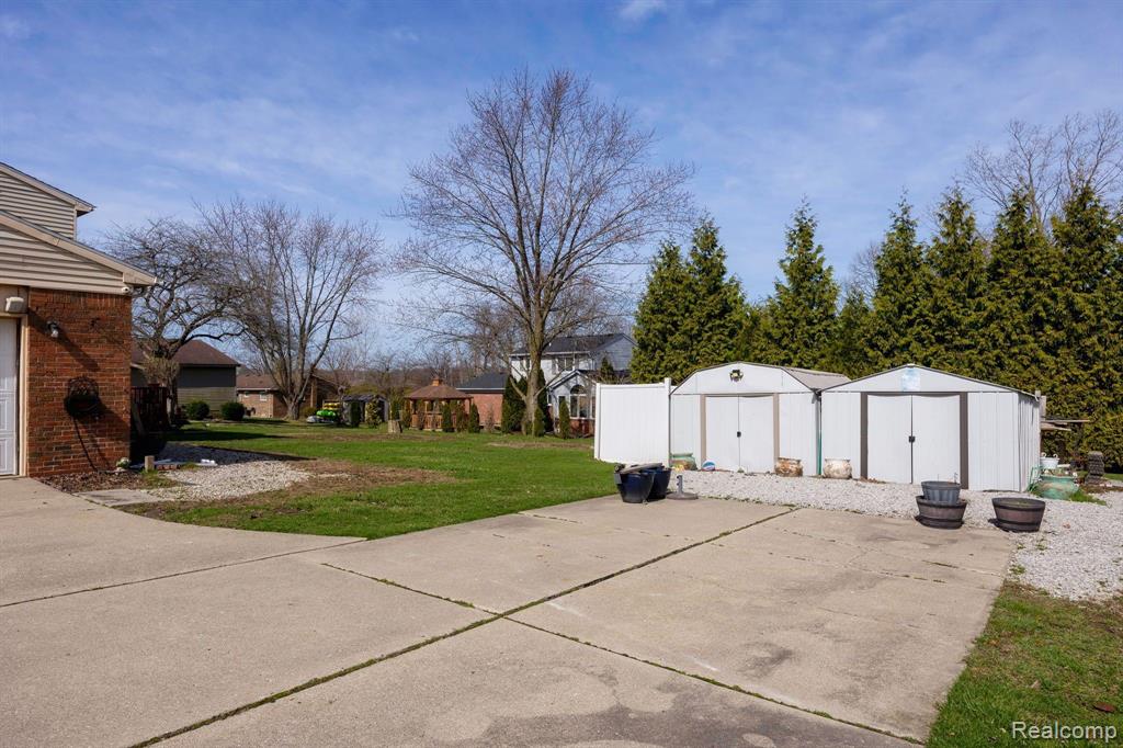 9722 BLAUVELT Drive, Grosse Ile, MI 48138 — Photo 7