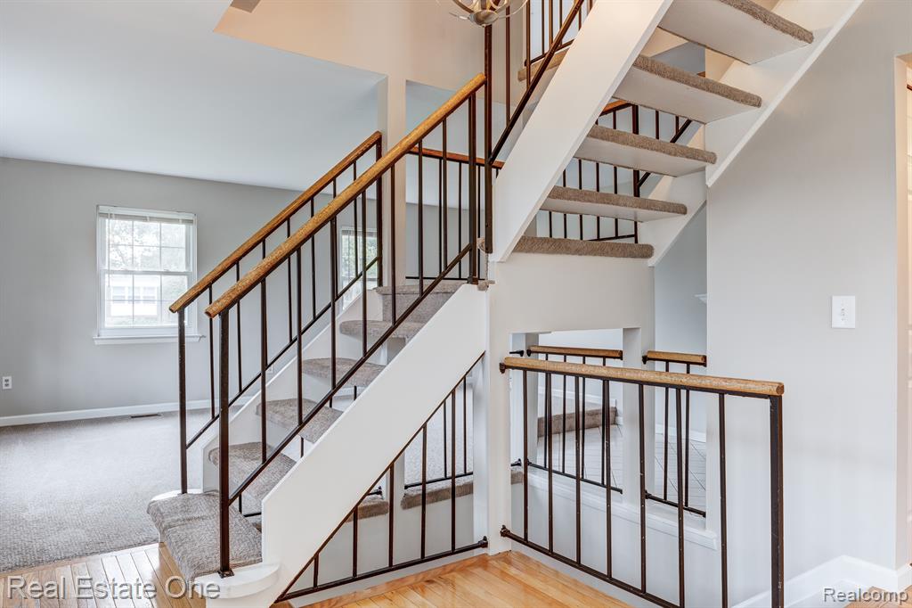 42500 LAKE SUCCESS Drive, Northville, MI 48167 — Photo 3
