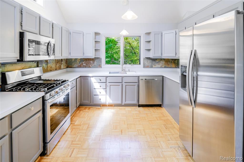 5105 Wah Ta Wah Drive, Clarkston, MI 48348 — Photo 9