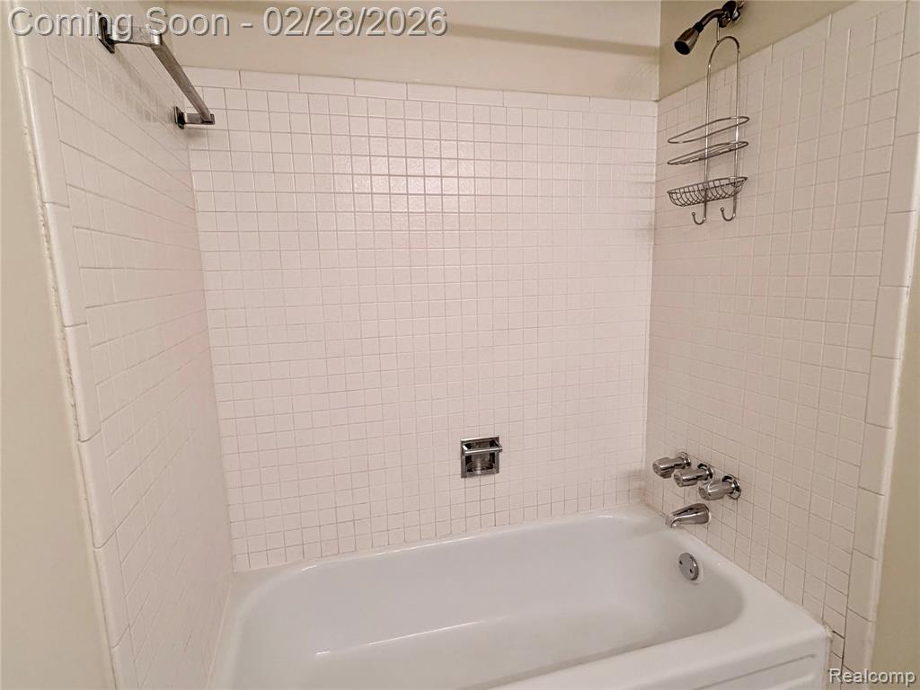 611 E Fox Hills Drive, 36, Bloomfield Hills, MI 48304 — Photo 15