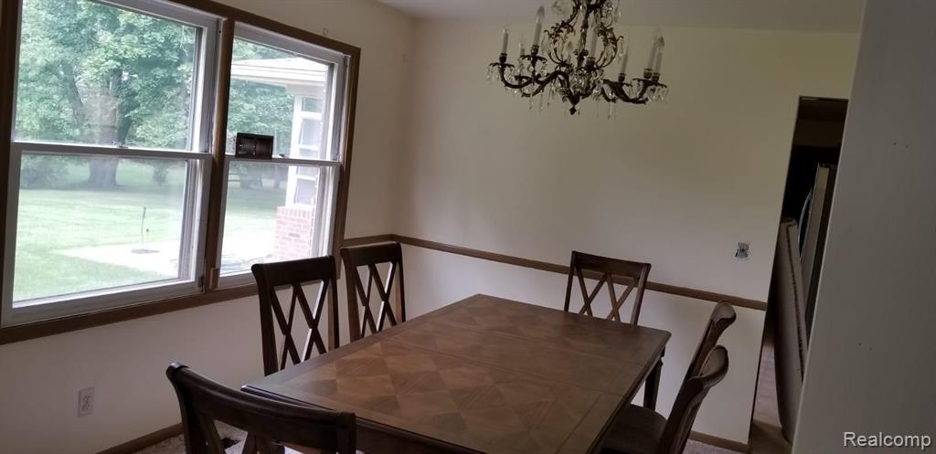 6186 KINGS CROWN Road, Grand Blanc, MI 48439 — Photo 2