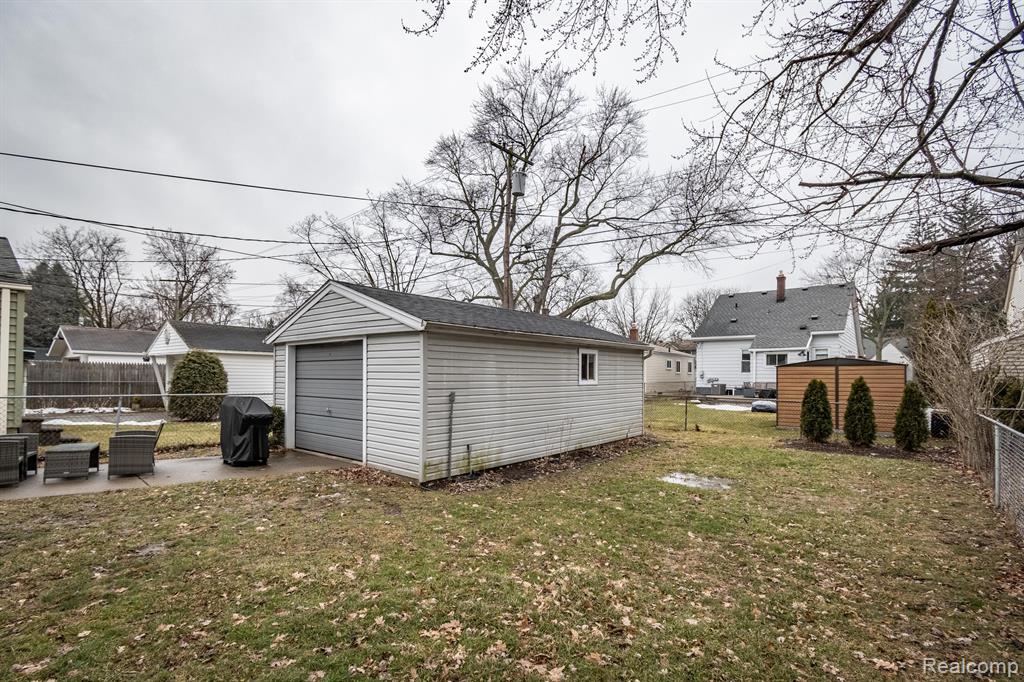 715 N DORCHESTER Avenue, Royal Oak, MI 48067 — Photo 28